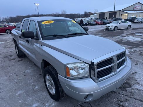 Used 2006 Dodge Dakota SLT w/ Trailer Tow Group image 3