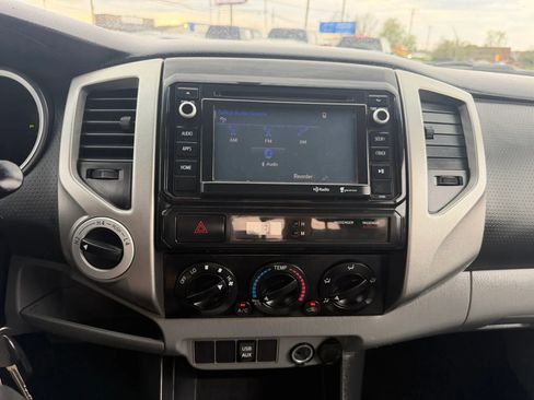 Used 2014 Toyota Tacoma 4x4 Double Cab w/ SR5 Package image 14