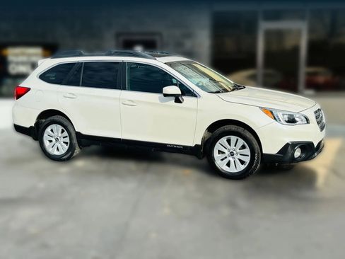 Used 2016 Subaru Outback 2.5i Premium image 7