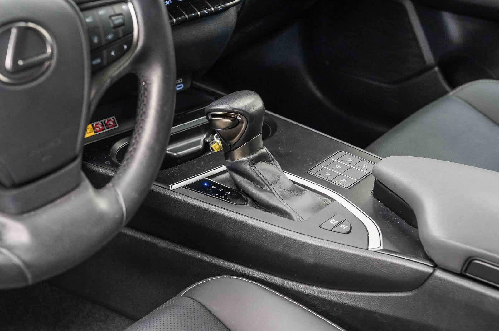 Used 2024 Lexus UX 250h FWD w/ Premium Package image 24
