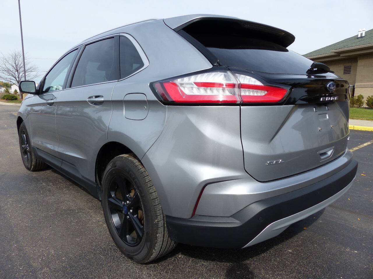 Used 2021 Ford Edge SEL w/ Convenience Package AWD/4WD image 7