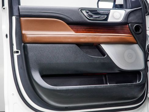Used 2023 Lincoln Navigator Reserve AWD/4WD image 35