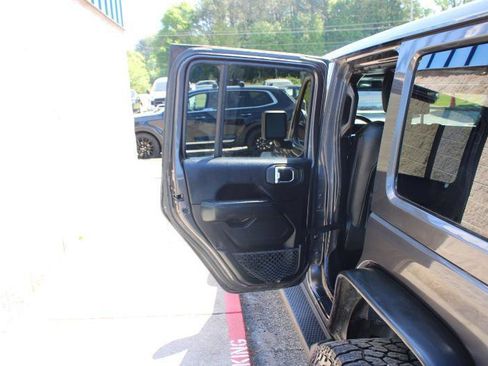 Used 2020 Jeep Wrangler Unlimited Sahara AWD/4WD image 16