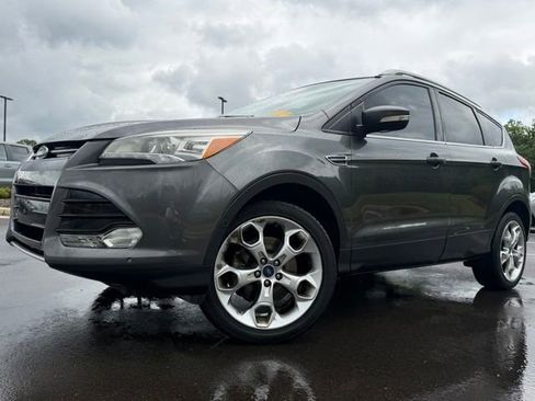 Used 2015 Ford Escape Titanium w/ Equipment Group 301A FWD image 5