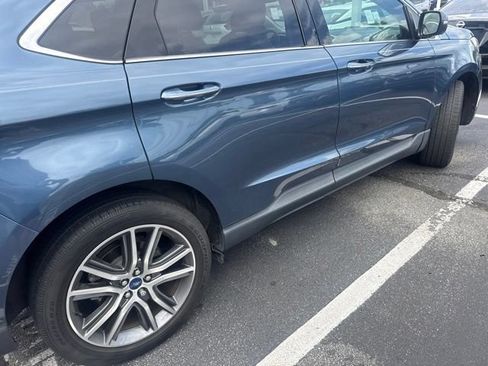 Used 2019 Ford Edge Titanium FWD image 12