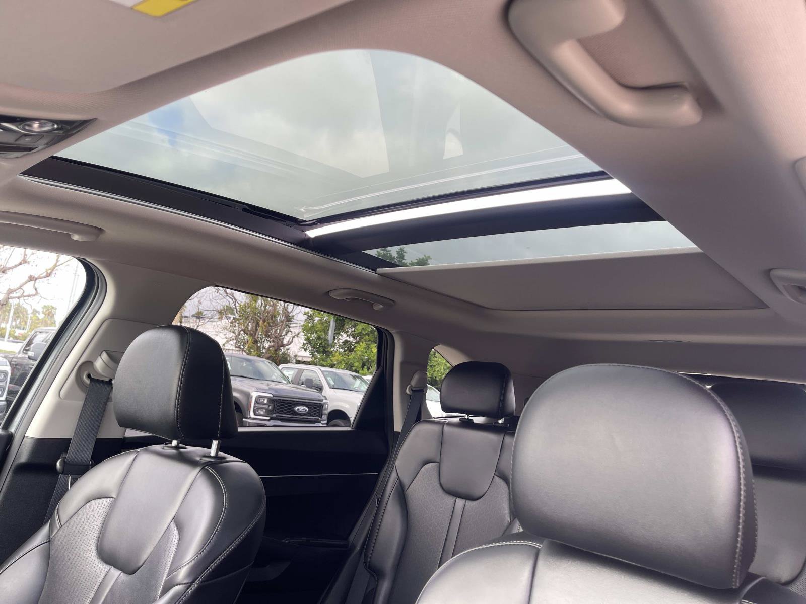 Used 2023 Kia Sorento EX w/ Panoramic Sunroof Package FWD image 21