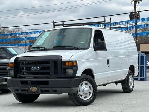 Used 2010 Ford E-350 and Econoline 350 Super Duty RWD image 3