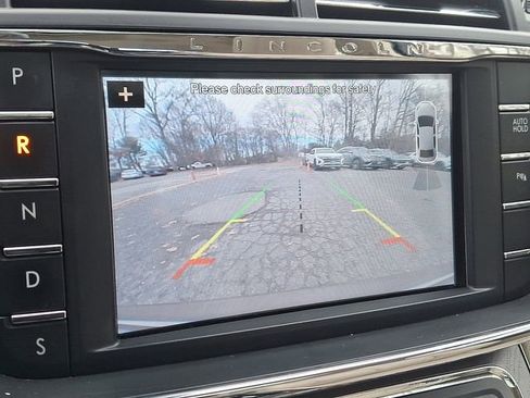 Used 2018 Lincoln Continental Select w/ Continental Climate Package image 24