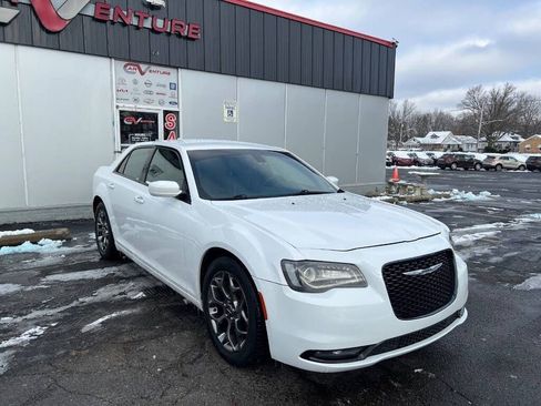 Used 2015 Chrysler 300 S image 8