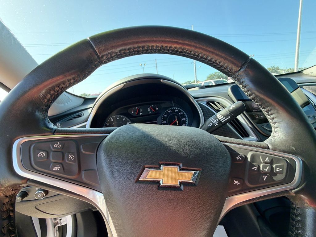 Used 2022 Chevrolet Malibu RS FWD image 24