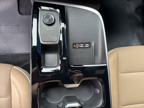 Used 2025 Buick Enclave Preferred w/ Power Package image 25