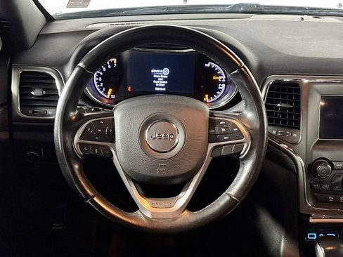 Used 2021 Jeep Grand Cherokee Laredo image 13