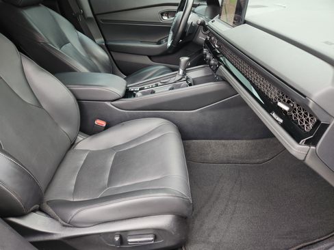Used 2023 Honda Accord Touring image 16