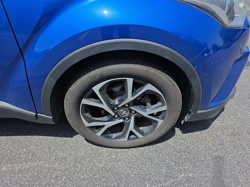Used 2018 Toyota C-HR XLE FWD image 10