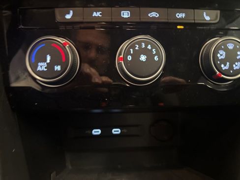 Used 2023 Volkswagen Taos SE image 26