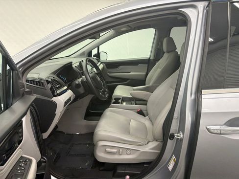 Used 2018 Honda Odyssey Elite image 9