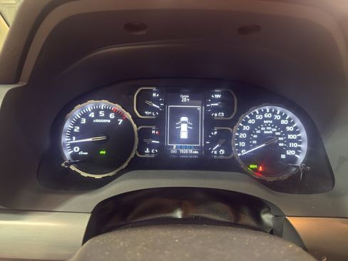 Used 2018 Toyota Tundra Platinum image 18