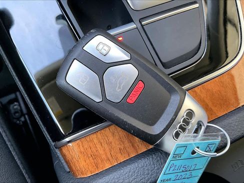 Used 2023 Audi Q5 Premium w/ Convenience Package image 14