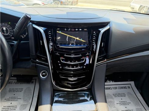 Used 2017 Cadillac Escalade Platinum RWD image 46