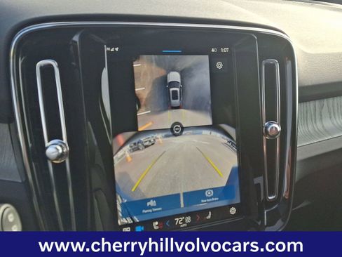 Certified 2025 Volvo XC40 B5 Plus w/ Protection Package Premier image 19