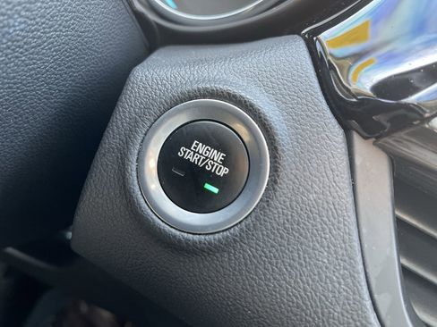 Used 2018 Buick Envision Essence image 17