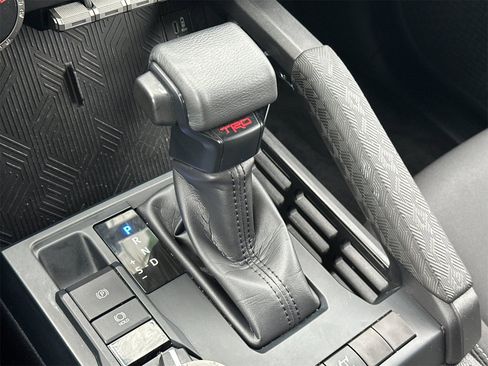 Used 2024 Toyota Tacoma TRD Off-Road image 21