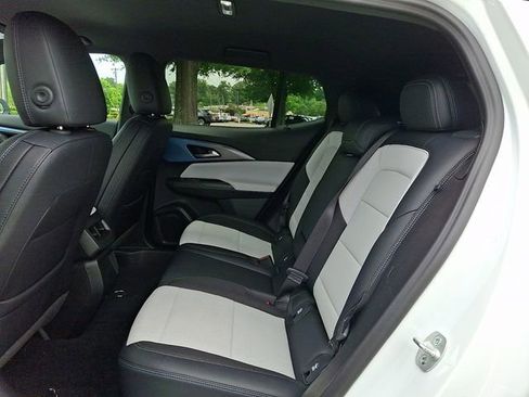 Used 2025 Chevrolet Equinox EV LT FWD image 12