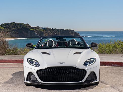 Used 2023 Aston Martin DBS Volante image 6