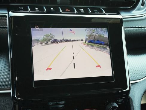 Used 2025 Jeep Grand Cherokee Laredo X AWD/4WD image 16