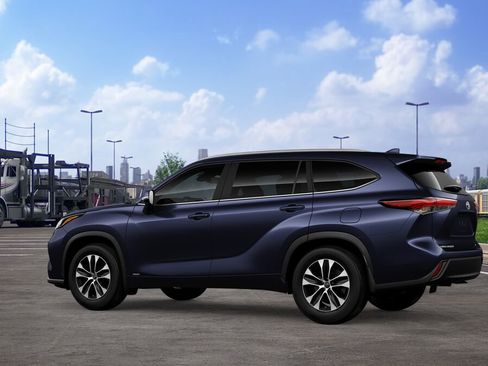 New 2026 Toyota Highlander XLE image 5