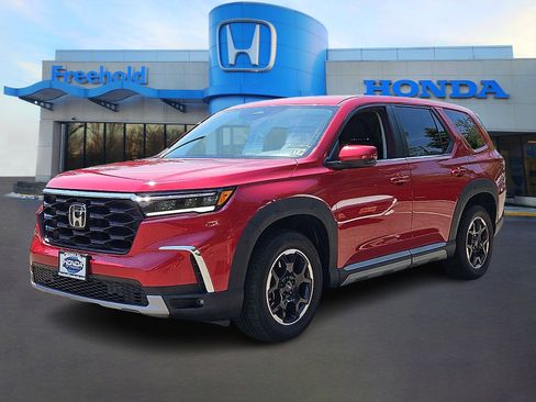 Used 2025 Honda Pilot EX-L image 3