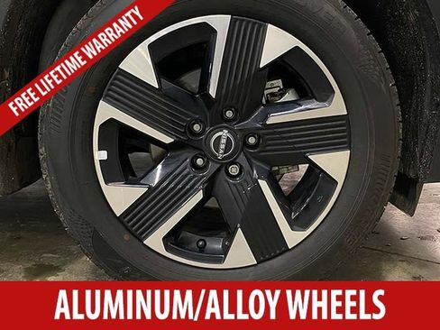 Used 2025 Nissan Kicks SV AWD/4WD image 8