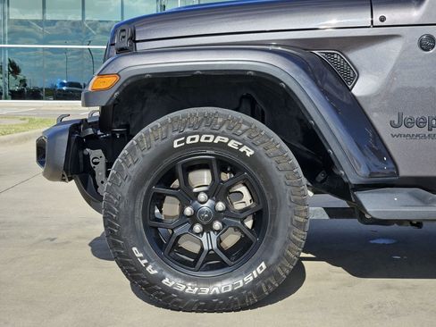 Used 2021 Jeep Wrangler Unlimited Sahara image 11