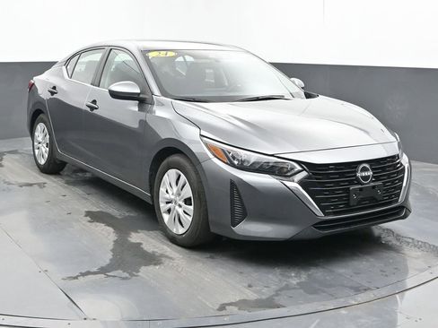 Used 2025 Nissan Sentra S FWD image 3