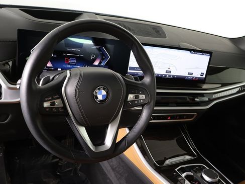 Used 2024 BMW X5 xDrive40i w/ Premium Package image 29