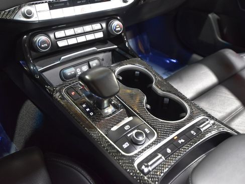 Used 2018 Kia Stinger GT2 image 37