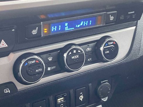 Used 2017 Toyota Tacoma Limited w/ Tow Package image 26