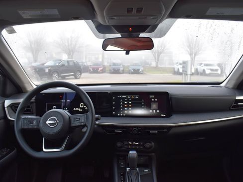 Used 2026 Nissan Kicks SV w/ SV Premium Package FWD image 18