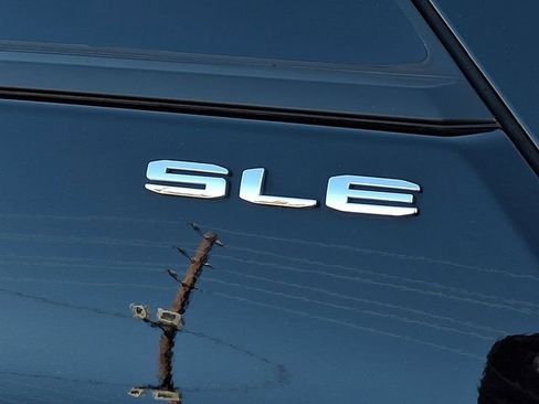 Used 2022 GMC Terrain SLE w/ Driver Convenience Package image 31