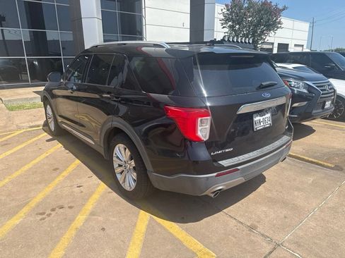 Used 2020 Ford Explorer Limited RWD image 2