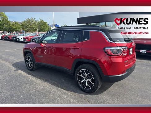 Used 2025 Jeep Compass Limited AWD/4WD image 9