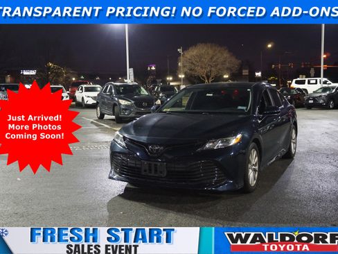 Used 2019 Toyota Camry LE image 1