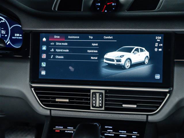 Certified 2023 Porsche Cayenne Platinum Edition AWD/4WD image 29