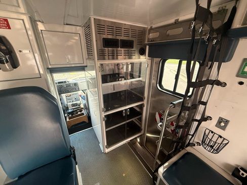 Used 2017 Ford E-450 and Econoline 450 Super Duty w/ Ambulance Prep Package RWD image 13