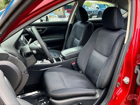 Used 2017 Nissan Altima 2.5 S w/ Power Driver Seat Package FWD image 8