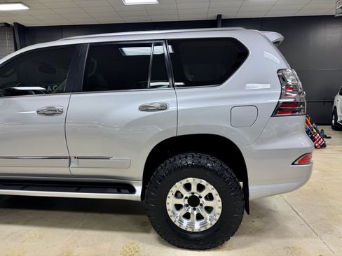 Used 2014 Lexus GX 460 w/ Premium Package image 15