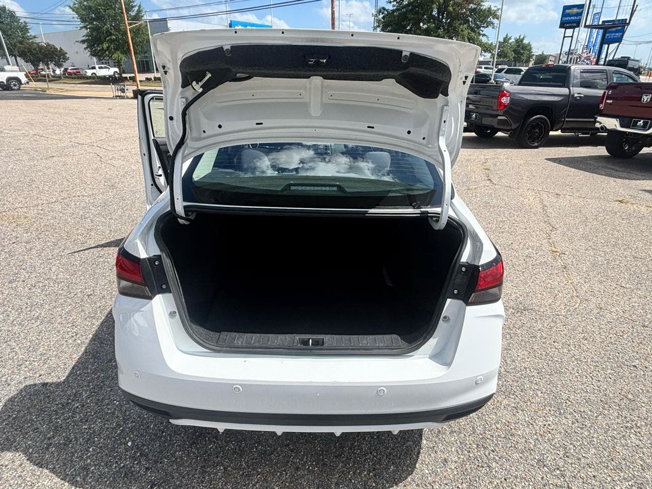 Used 2023 Nissan Versa S FWD image 20