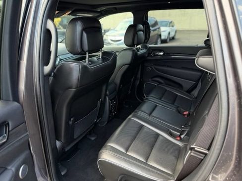 Used 2020 Jeep Grand Cherokee Overland AWD/4WD image 12