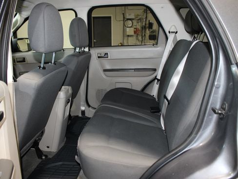 Used 2011 Ford Escape XLS w/ 101A Rapid Spec Order Code FWD image 20