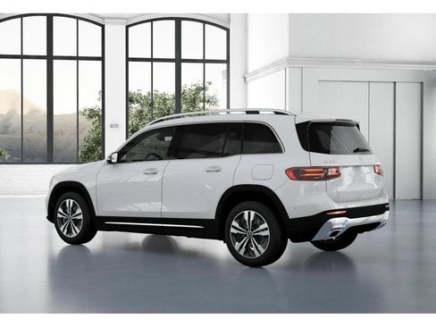 New 2025 Mercedes-Benz GLB 250 4MATIC image 30